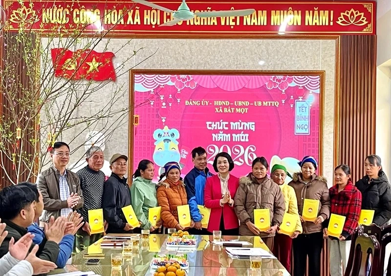 Phó Chủ tịch Thường trực Ủy ban MTTQ tỉnh kiểm tra tình hình sản xuất và đời sống Nhân dân tại một số địa phương