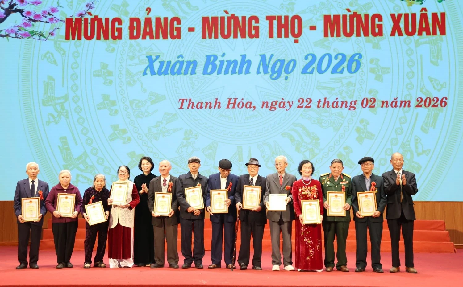 Phó Bí thư Thường trực Tỉnh ủy Nguyễn Hồng Phong chúc thọ CLB Hàm Rồng, kiểm tra công tác lễ hội đầu năm tại Đền Bà Triệu