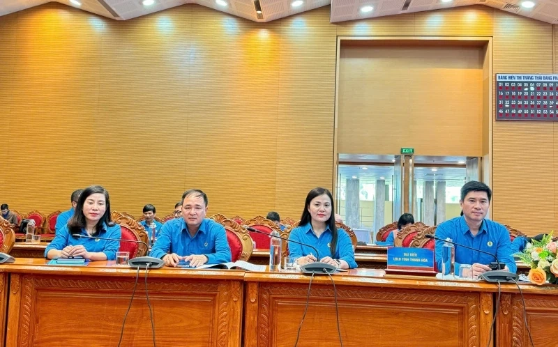 Tiếp tục đẩy mạnh c&aacute;c phong tr&agrave;o thi đua y&ecirc;u nước trong đo&agrave;n vi&ecirc;n, người lao động