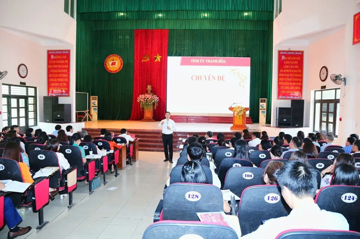 Đổi mới tư duy và phương thức lãnh đạo, chỉ đạo là mệnh lệnh từ thực tiễn