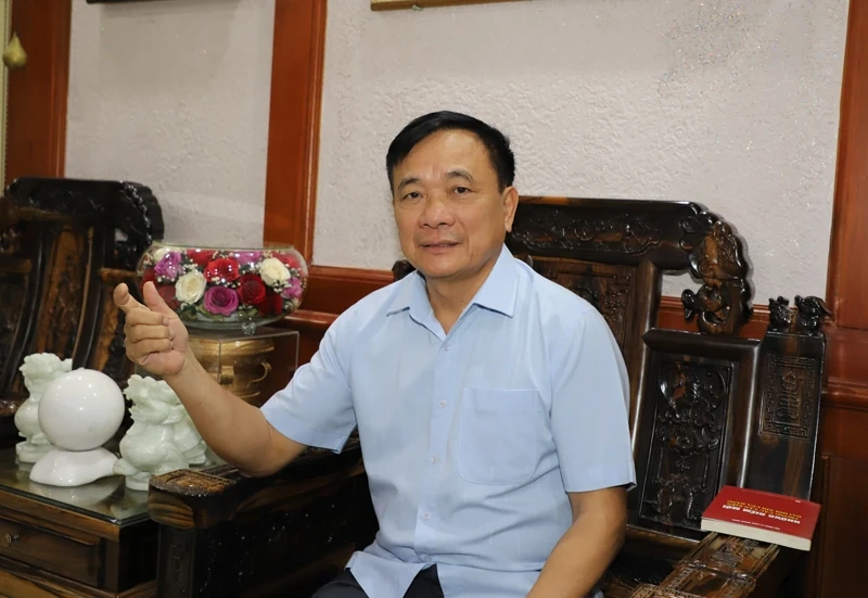 Đi đến cùng sự việc, tạo áp lực để thay đổi