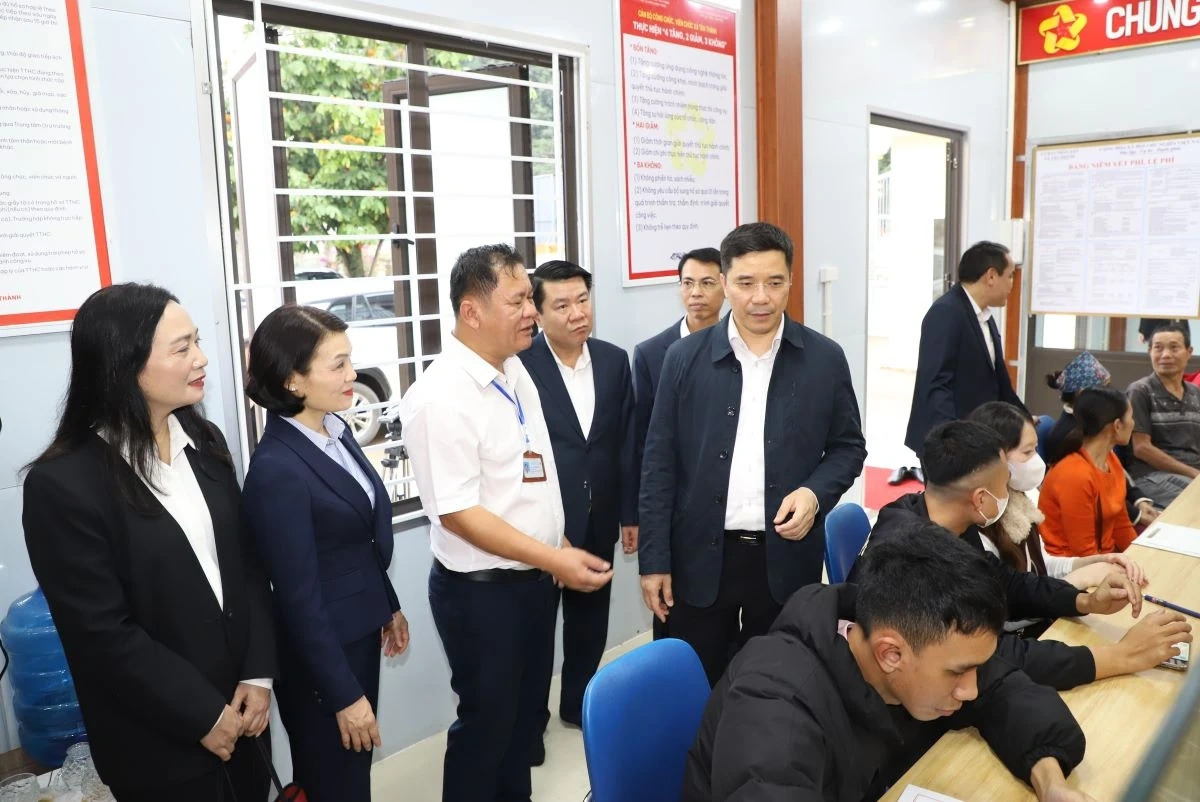 Phó Bí thư Thường trực Tỉnh ủy Nguyễn Hồng Phong dự lễ ra quân sản xuất đầu năm và làm việc tại xã Tân Thành