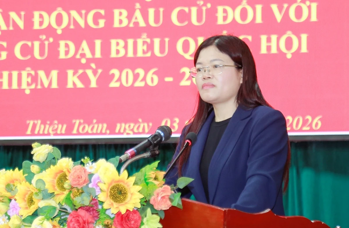 Ứng cử viên đại biểu Quốc hội khóa XVI tiếp xúc cử tri xã Thiệu Toán