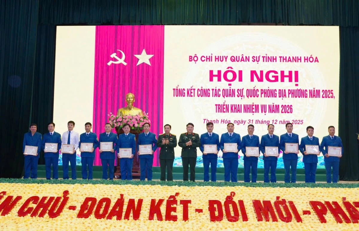 Tổng kết c&ocirc;ng t&aacute;c qu&acirc;n sự, quốc ph&ograve;ng địa phương năm 2025