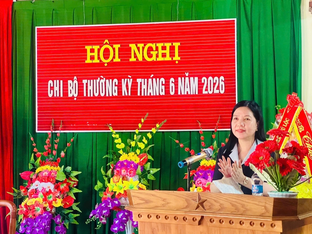 Chủ nhiệm Ủy ban Kiểm tra Tỉnh ủy Phạm Thị Thanh Thủy dự sinh hoạt Chi bộ thôn Xuân Yên