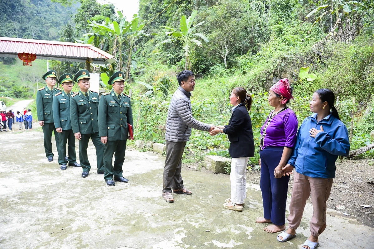 Quân và dân khu vực biên giới xứ Thanh sẵn sàng cho ngày hội bầu cử