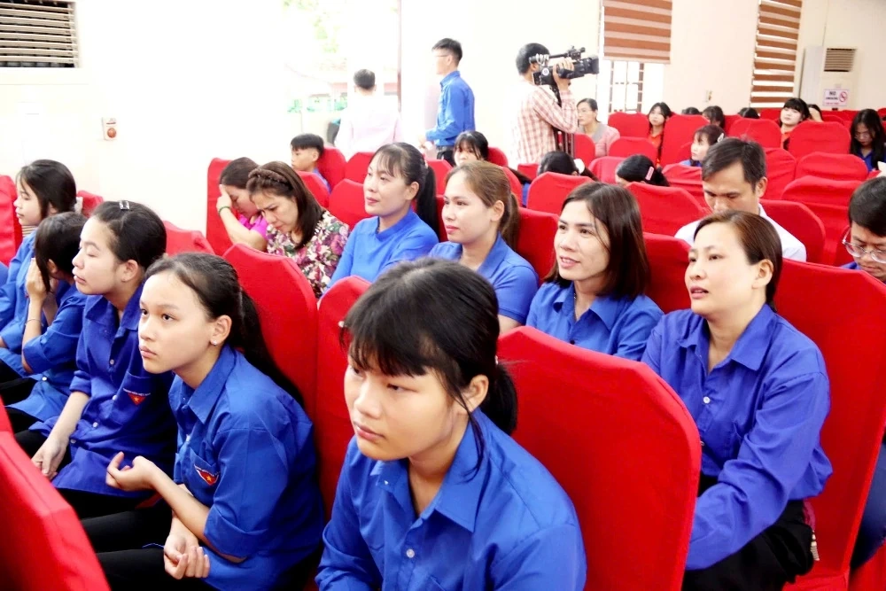 Đoàn TNCS Hồ Chí Minh xã Định Tân: Khơi dậy khát vọng cống hiến, xung kích đi đầu