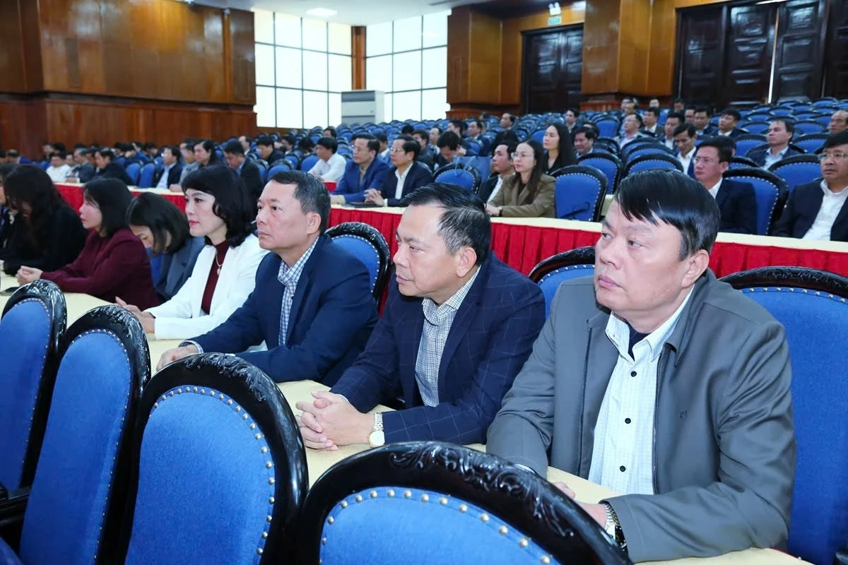 Bí thư Tỉnh ủy Nguyễn Doãn Anh chủ trì hội nghị thông báo nhanh kết quả Đại hội XIV của Đảng