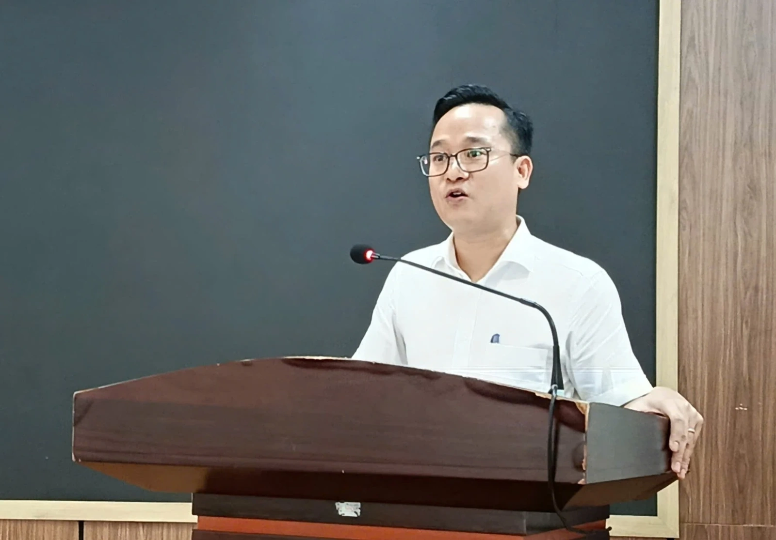 Đoàn kiểm tra của Ban Thường vụ Tỉnh ủy làm việc với 9 xã