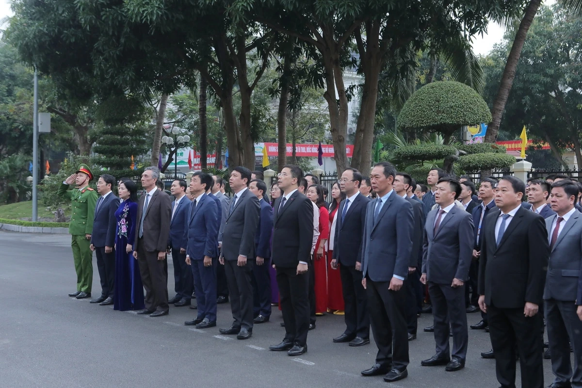 Tỉnh ủy Thanh H&oacute;a tổ chức lễ ch&agrave;o cờ ng&agrave;y l&agrave;m việc đầu ti&ecirc;n năm 2026