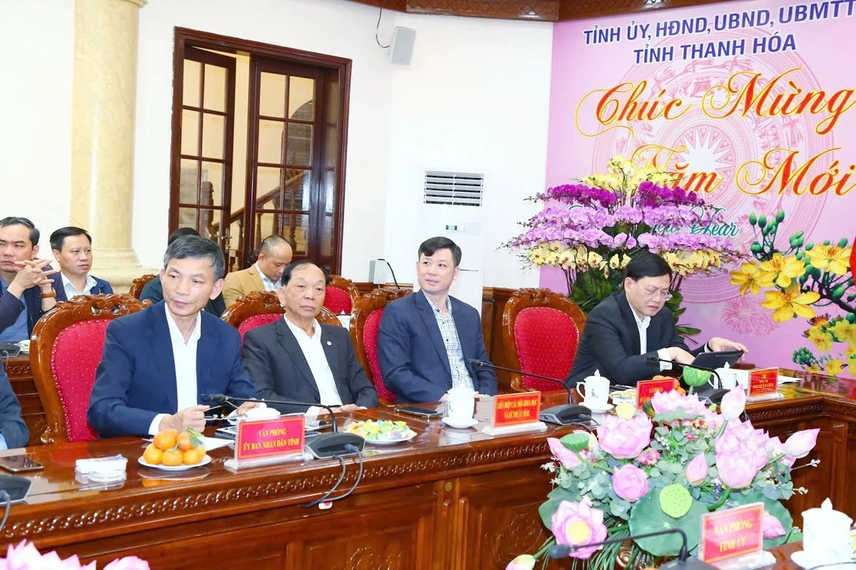 Đội ngũ tr&iacute; thức, b&aacute;o ch&iacute;, văn nghệ sĩ v&agrave; c&aacute;c lực lượng ti&ecirc;u biểu tiếp tục đồng h&agrave;nh v&igrave; sự ph&aacute;t triển của tỉnh