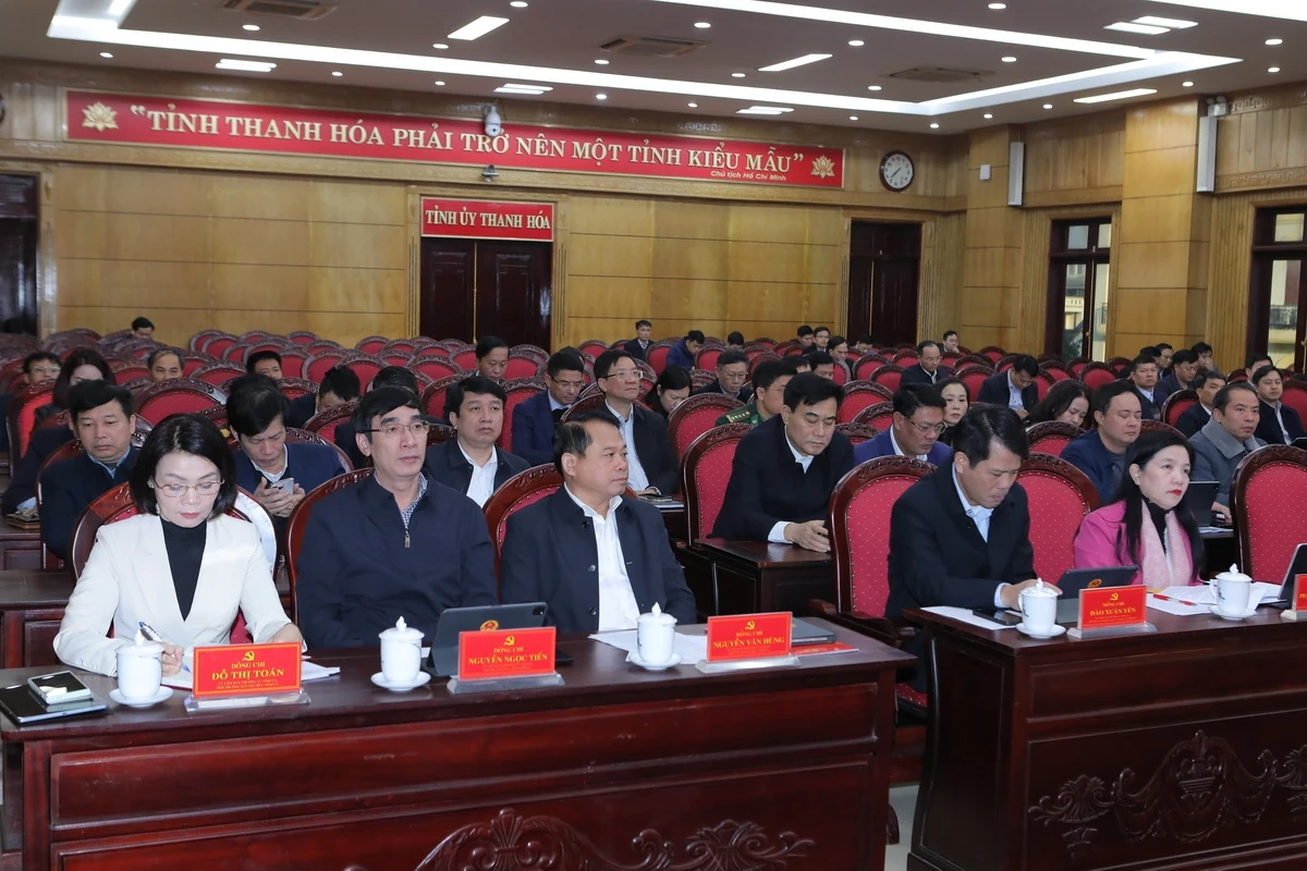 Triển khai nghi&ecirc;m t&uacute;c c&aacute;c nhiệm vụ ngay từ đầu năm v&agrave; chăm lo Tết cho Nh&acirc;n d&acirc;n