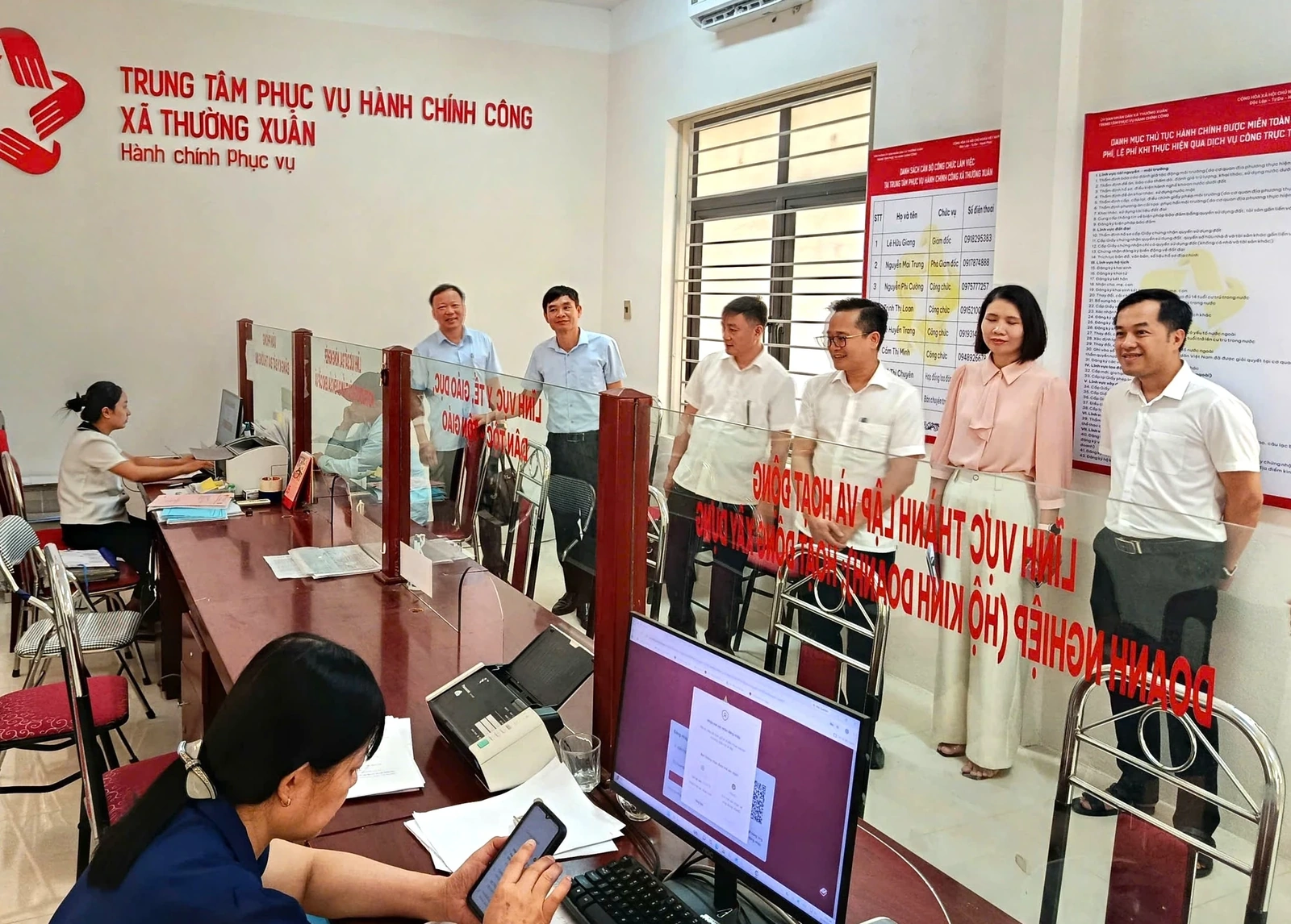 Đoàn kiểm tra của Ban Thường vụ Tỉnh ủy làm việc với 9 xã