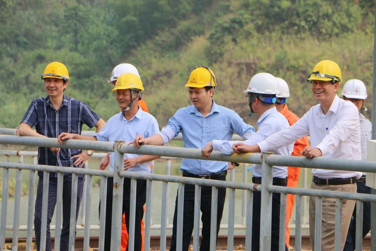 Kiểm tra an toàn đập, chủ động vận hành hồ chứa trước mùa mưa lũ tại Thủy điện Trung Sơn