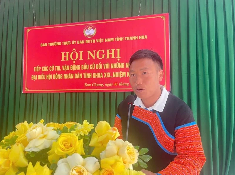 Ứng cử viên đại biểu HĐND tỉnh, đơn vị bầu cử số 1 tiếp xúc cử tri tại xã Tam Chung