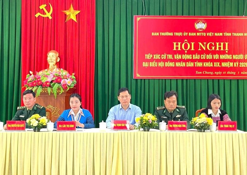 Ứng cử viên đại biểu HĐND tỉnh, đơn vị bầu cử số 1 tiếp xúc cử tri tại xã Tam Chung