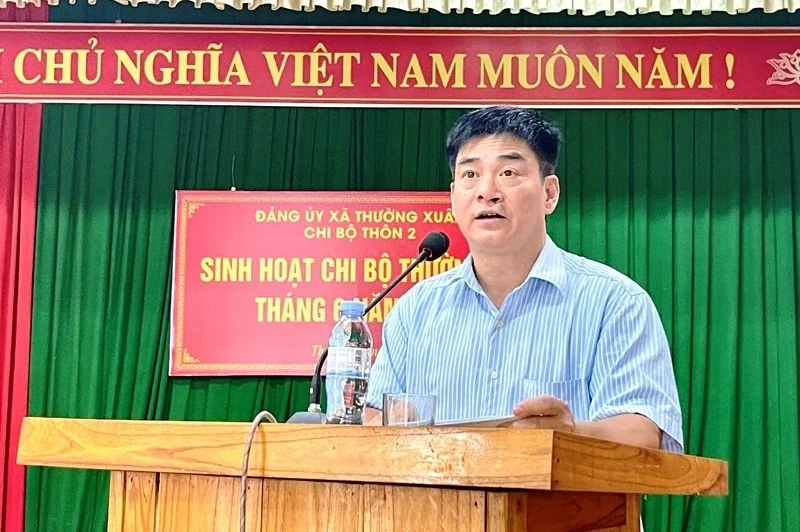Phó Chủ tịch Thường trực Ủy ban MTTQ tỉnh Đỗ Thị Toán dự sinh hoạt chi bộ tại cơ sở