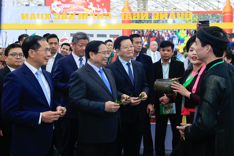 Phát biểu của Thủ tướng Chính phủ Phạm Minh Chính tại Lễ khai mạc Hội chợ Mùa Xuân lần thứ nhất năm 2026- Ảnh 3. Phát biểu của Thủ tướng Chính phủ Phạm Minh Chính tại Lễ khai mạc Hội chợ Mùa Xuân lần thứ nhất năm 2026- Ảnh 3.