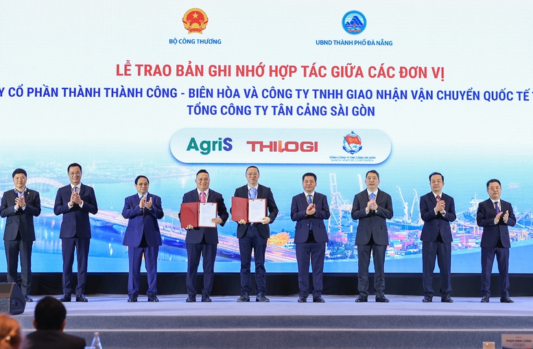 Thủ tướng: Đưa Việt Nam trở thành trung tâm dịch vụ logistics hàng đầu Đông Nam Á, châu Á và thế giới- Ảnh 7. Thủ tướng: Đưa Việt Nam trở thành trung tâm dịch vụ logistics hàng đầu Đông Nam Á, châu Á và thế giới- Ảnh 7.