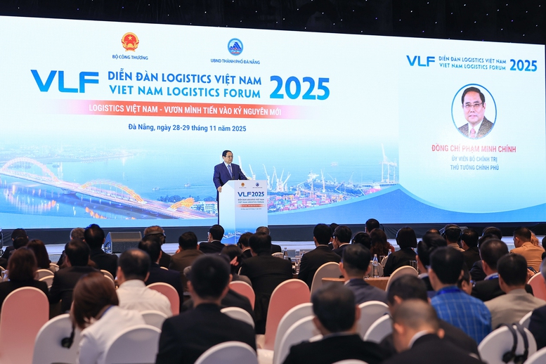 Thủ tướng: Đưa Việt Nam trở thành trung tâm dịch vụ logistics hàng đầu Đông Nam Á, châu Á và thế giới- Ảnh 3. Thủ tướng: Đưa Việt Nam trở thành trung tâm dịch vụ logistics hàng đầu Đông Nam Á, châu Á và thế giới- Ảnh 3.