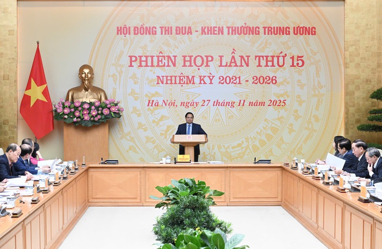 Thủ tướng: Tôn vinh kịp thời những trường hợp xả thân, cống hiến vì nhân dân, vì đồng đội, vì đất nước- Ảnh 1. Thủ tướng: Tôn vinh kịp thời những trường hợp xả thân, cống hiến vì nhân dân, vì đồng đội, vì đất nước- Ảnh 1.