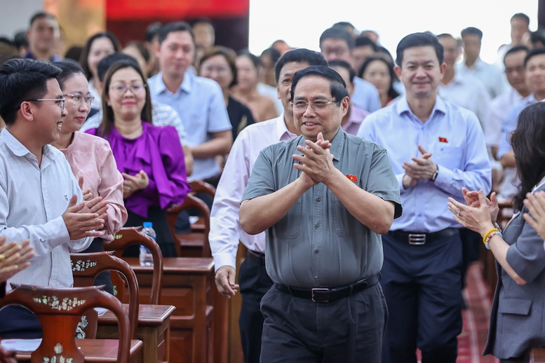 Thủ tướng: Dự kiến đầu tư gần 700 ngh&igrave;n tỷ đồng cho y tế v&agrave; gi&aacute;o dục trong 10 năm tới- Ảnh 1.