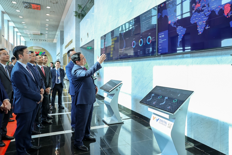 Thủ tướng: VTV phát huy vai trò đặc biệt quan trọng trong hệ thống thông tin, truyền thông và định hướng tư tưởng- Ảnh 10. Thủ tướng: VTV phát huy vai trò đặc biệt quan trọng trong hệ thống thông tin, truyền thông và định hướng tư tưởng- Ảnh 10.