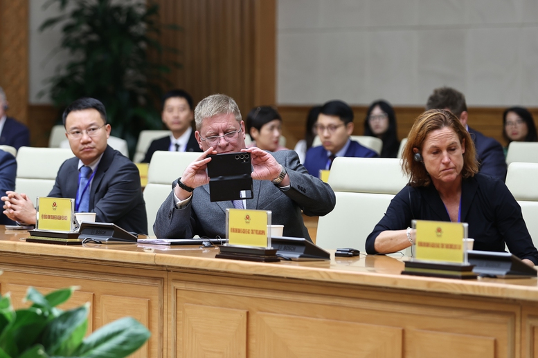 Chủ tịch Hội đồng Kinh doanh EU - ASEAN: Việt Nam tăng cường vị thế điểm đến đầu tư hàng đầu- Ảnh 9.