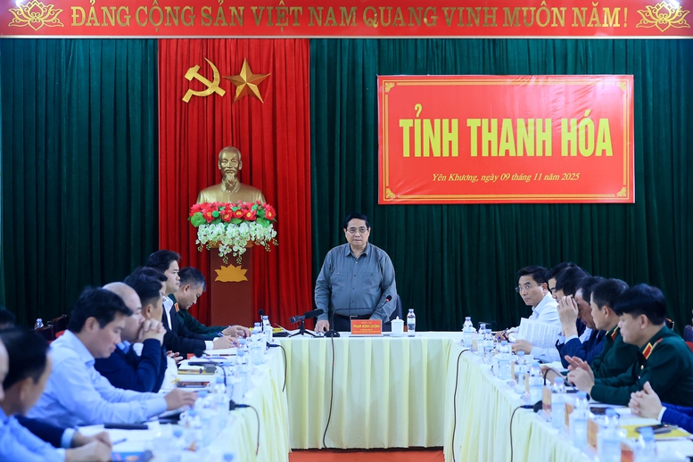 Thủ tướng Phạm Minh Chính làm việc với Thường trực Tỉnh uỷ Thanh Hóa- Ảnh 1.