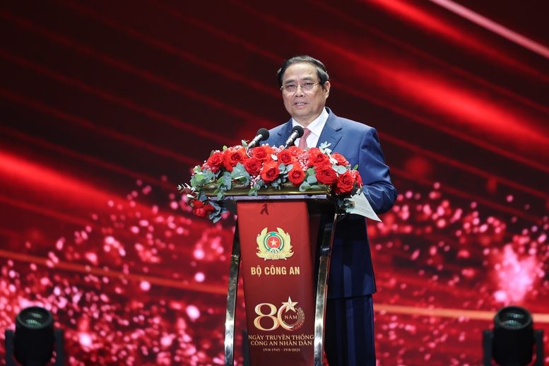 80 NĂM CÔNG AN NHÂN DÂN VIỆT NAM - VỚI SỰ NGHIỆP XÂY DỰNG VÀ PHÁT TRIỂN KINH TẾ - XÃ HỘI CỦA ĐẤT NƯỚC- Ảnh 3. 80 NĂM CÔNG AN NHÂN DÂN VIỆT NAM - VỚI SỰ NGHIỆP XÂY DỰNG VÀ PHÁT TRIỂN KINH TẾ - XÃ HỘI CỦA ĐẤT NƯỚC- Ảnh 3.