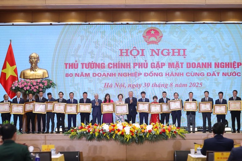 Thủ tướng gửi 3 thông điệp quan trọng sau 80 năm doanh nghiệp đồng hành cùng đất nước- Ảnh 13. Thủ tướng gửi 3 thông điệp quan trọng sau 80 năm doanh nghiệp đồng hành cùng đất nước- Ảnh 13.
