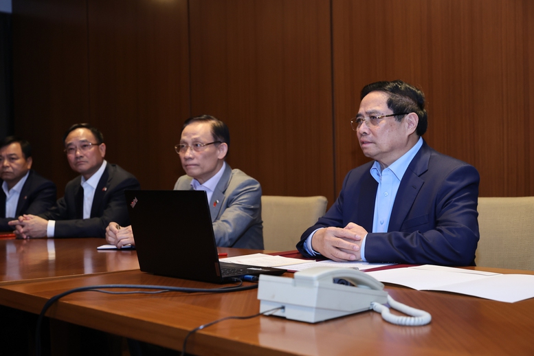 Thủ tướng: Huy động mọi lực lượng, mọi phương tiện để tập trung cao nhất cứu người trong mưa lũ- Ảnh 1. Thủ tướng: Huy động mọi lực lượng, mọi phương tiện để tập trung cao nhất cứu người trong mưa lũ- Ảnh 1.