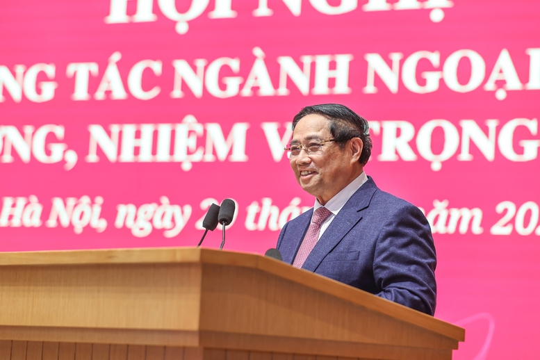 Thủ tướng: Củng cố vững chắc v&agrave;nh đai an ninh - ph&aacute;t triển của đất nước, giữ thế chủ động chiến lược- Ảnh 8.