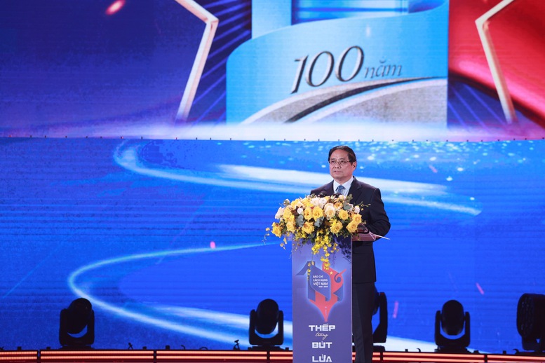 Báo chí Cách mạng có vai trò đặc biệt quan trọng trong hành trình vươn mình, phát triển mạnh mẽ của dân tộc*- Ảnh 2.