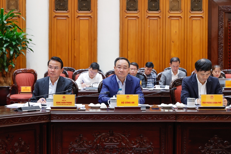 Thủ tướng Phạm Minh Chính chủ trì cuộc họp về điều hành chính sách tiền tệ, tài khóa- Ảnh 2.