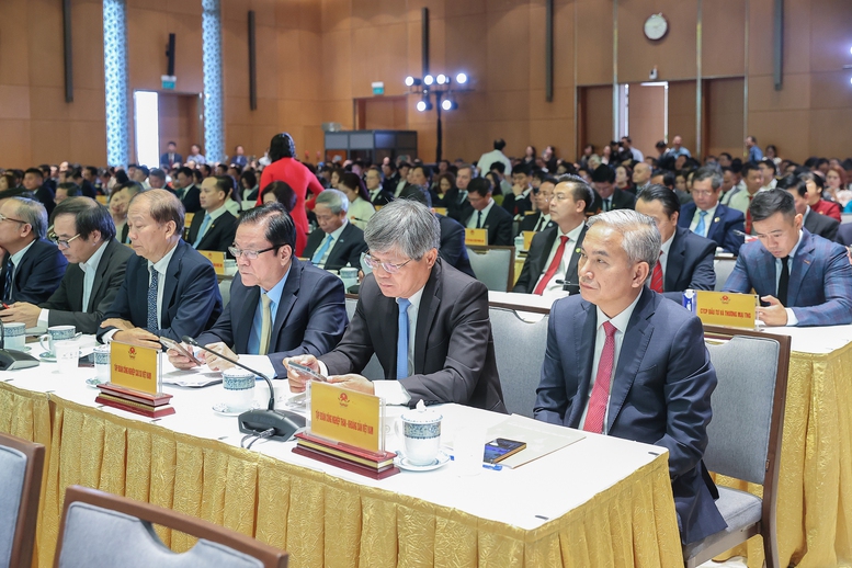 Thủ tướng gửi 3 thông điệp quan trọng sau 80 năm doanh nghiệp đồng hành cùng đất nước- Ảnh 8. Thủ tướng gửi 3 thông điệp quan trọng sau 80 năm doanh nghiệp đồng hành cùng đất nước- Ảnh 8.