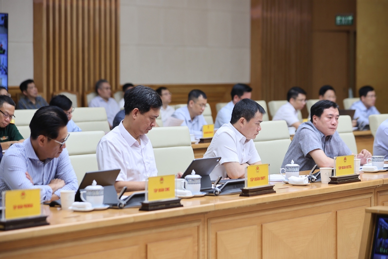 Thủ tướng: Chậm nhất tới 2027 phải thiết kế, chế tạo, kiểm thử một số chíp bán dẫn cần thiết- Ảnh 4.