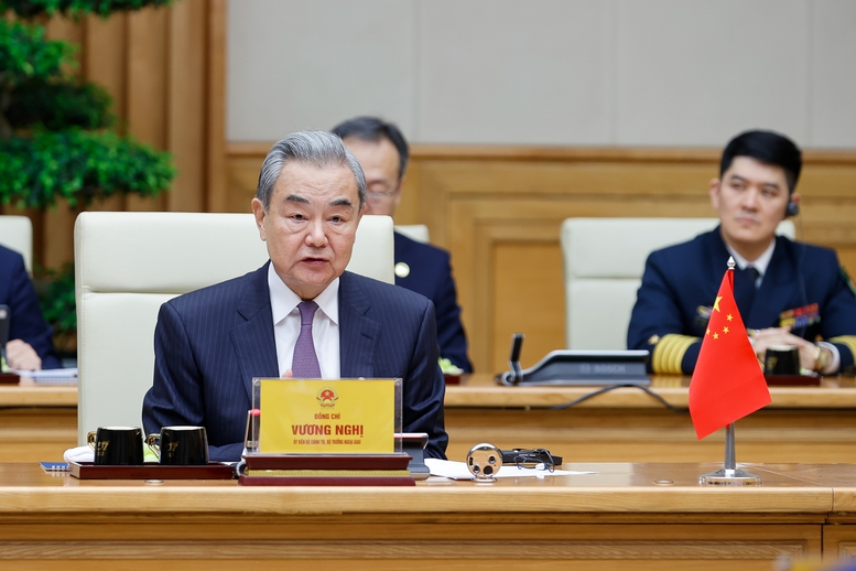 Thủ tướng Phạm Minh Chính tiếp các Bộ trưởng Ngoại giao, Quốc phòng và Công an Trung Quốc- Ảnh 6. Thủ tướng Phạm Minh Chính tiếp các Bộ trưởng Ngoại giao, Quốc phòng và Công an Trung Quốc- Ảnh 6.