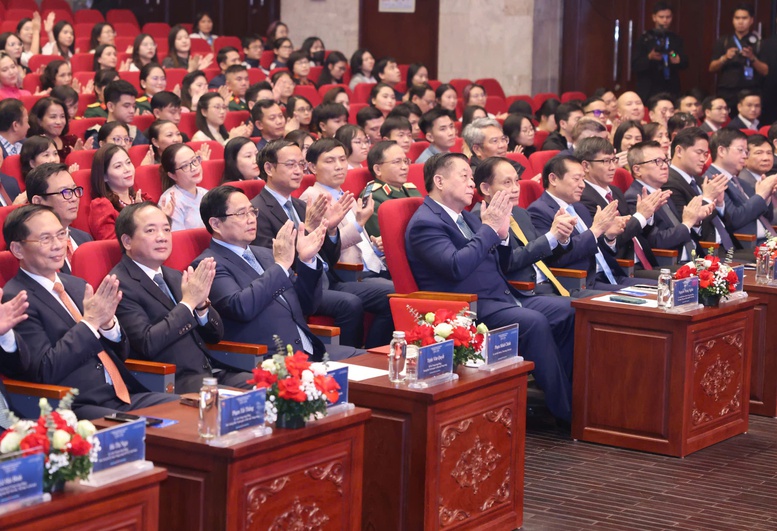 Thủ tướng: Thông tin đối ngoại là một thành tố chiến lược trong tổng thể sức mạnh mềm quốc gia- Ảnh 1.