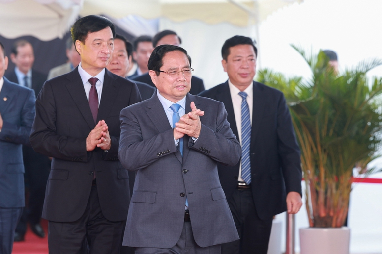 Thủ tướng: Triển khai các dự án trọng điểm quốc gia Thủ tướng: Triển khai các dự án trọng điểm quốc gia