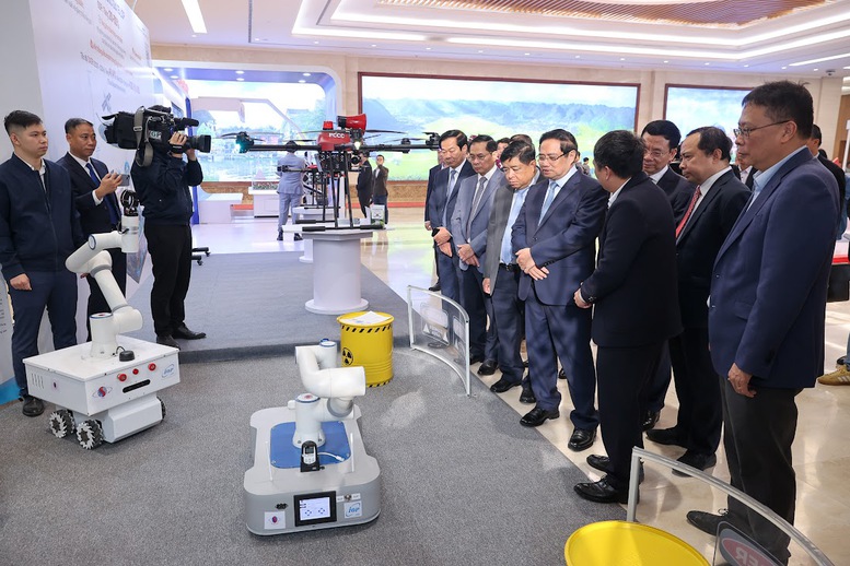 CẬP NHẬT: Thủ tướng Phạm Minh Ch&iacute;nh chủ tr&igrave; Diễn đ&agrave;n quốc gia ph&aacute;t triển Kinh tế số v&agrave; x&atilde; hội số lần thứ 3- Ảnh 6.