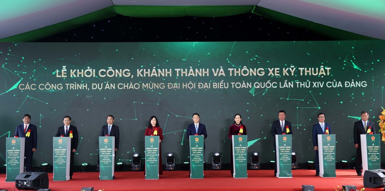 TỔNG THUẬT: Thủ tướng Chính phủ và Chủ tịch Quốc hội dự lễ khởi công, khánh thành 234 dự án lớn trên cả nước- Ảnh 17.
