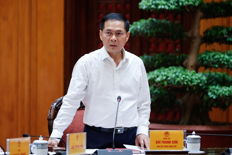 Thủ tướng Phạm Minh Chính: Xăng dầu và năng lượng cho sản xuất, tiêu dùng được bảo đảm- Ảnh 3. Thủ tướng Phạm Minh Chính: Xăng dầu và năng lượng cho sản xuất, tiêu dùng được bảo đảm- Ảnh 3.