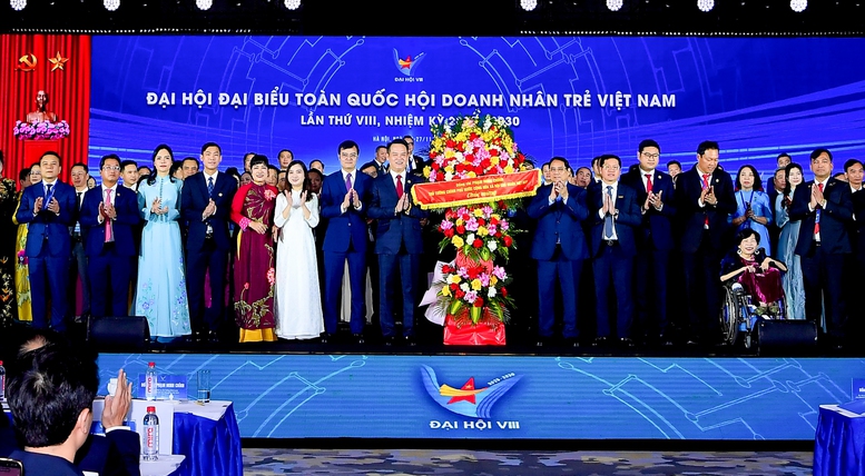 Thủ tướng: Các doanh nghiệp, doanh nhân trẻ thực hiện 6 tiên phong, thi đua '6 nhất'- Ảnh 6. Thủ tướng: Các doanh nghiệp, doanh nhân trẻ thực hiện 6 tiên phong, thi đua '6 nhất'- Ảnh 6.