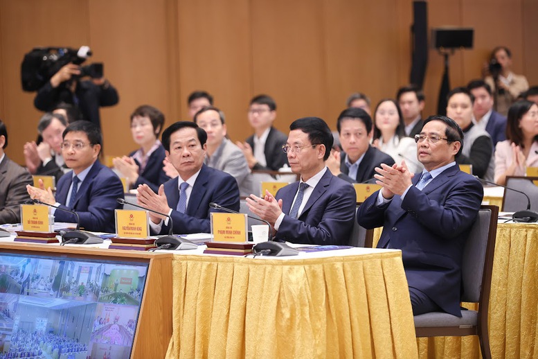 CẬP NHẬT: Thủ tướng Phạm Minh Ch&iacute;nh chủ tr&igrave; Diễn đ&agrave;n quốc gia ph&aacute;t triển Kinh tế số v&agrave; x&atilde; hội số lần thứ 3- Ảnh 2.