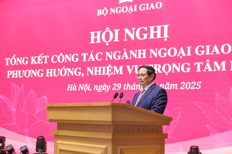 Thủ tướng: Củng cố vững chắc v&agrave;nh đai an ninh - ph&aacute;t triển của đất nước, giữ thế chủ động chiến lược- Ảnh 4.