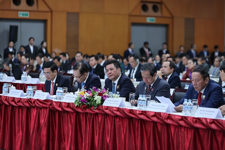 Thủ tướng: Phải chắt chiu và khai thác hiệu quả từng sáng kiến của doanh nghiệp Việt Nam - Lào- Ảnh 6.