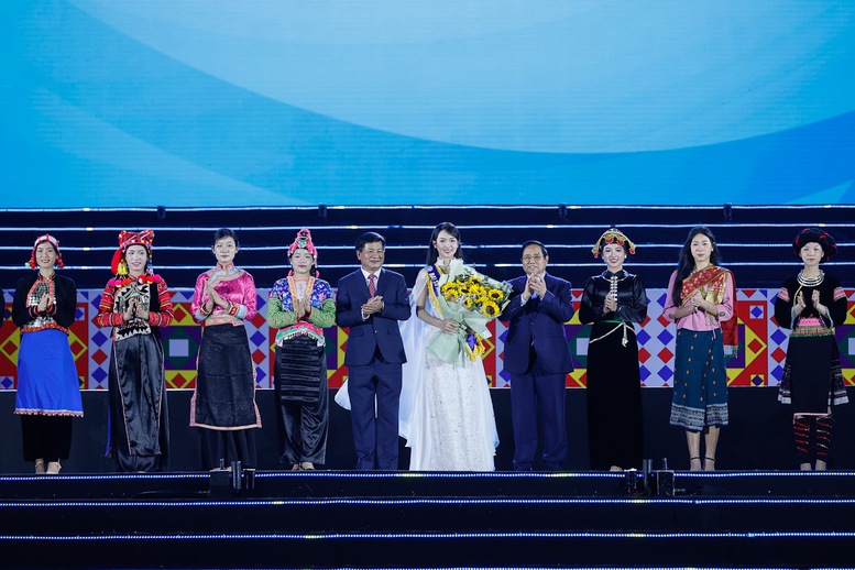 Thủ tướng Phạm Minh Chính dự lễ khai mạc Lễ hội Hoa Ban tỉnh Điện Biên năm 2026- Ảnh 5.