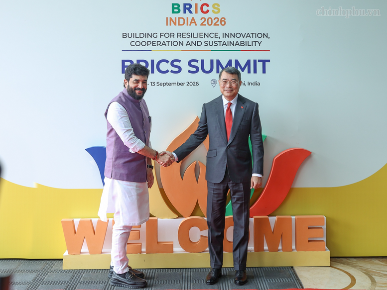 Thủ tướng tới New Delhi, bắt đầu chương trình dự Hội nghị thượng đỉnh BRICS và làm việc song phương tại Ấn Độ- Ảnh 4.