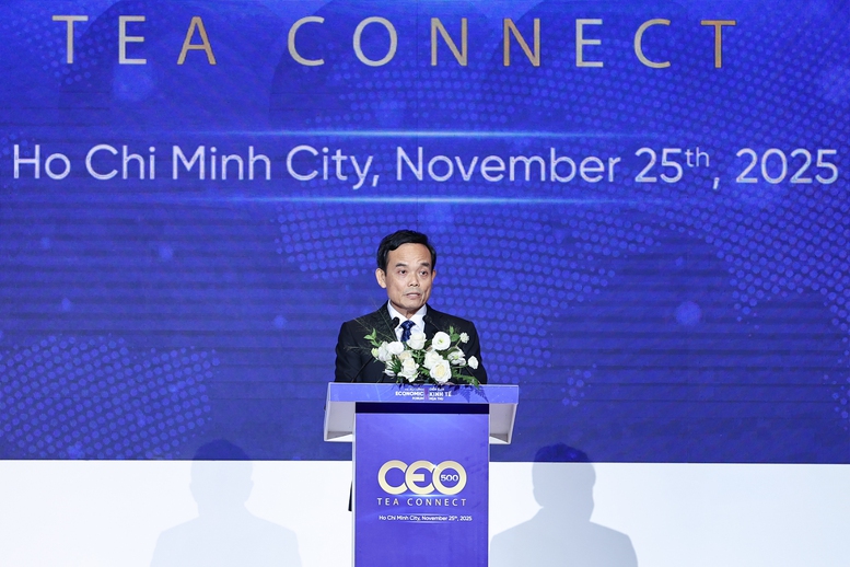 Thủ tướng: Vừa tự lực, tự cường, vừa đẩy mạnh hợp tác để TPHCM trở thành Thủ tướng: Vừa tự lực, tự cường, vừa đẩy mạnh hợp tác để TPHCM trở thành